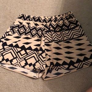 2/15 Black and beige Shorts